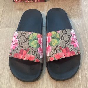 Gucci Pursuit Slide Sandal (Women)